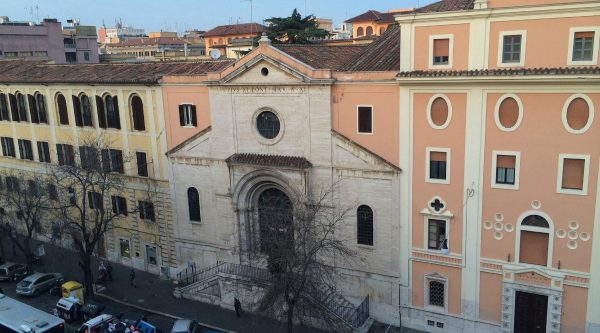 Папски университет Русикум                Pontificia Università Russicum